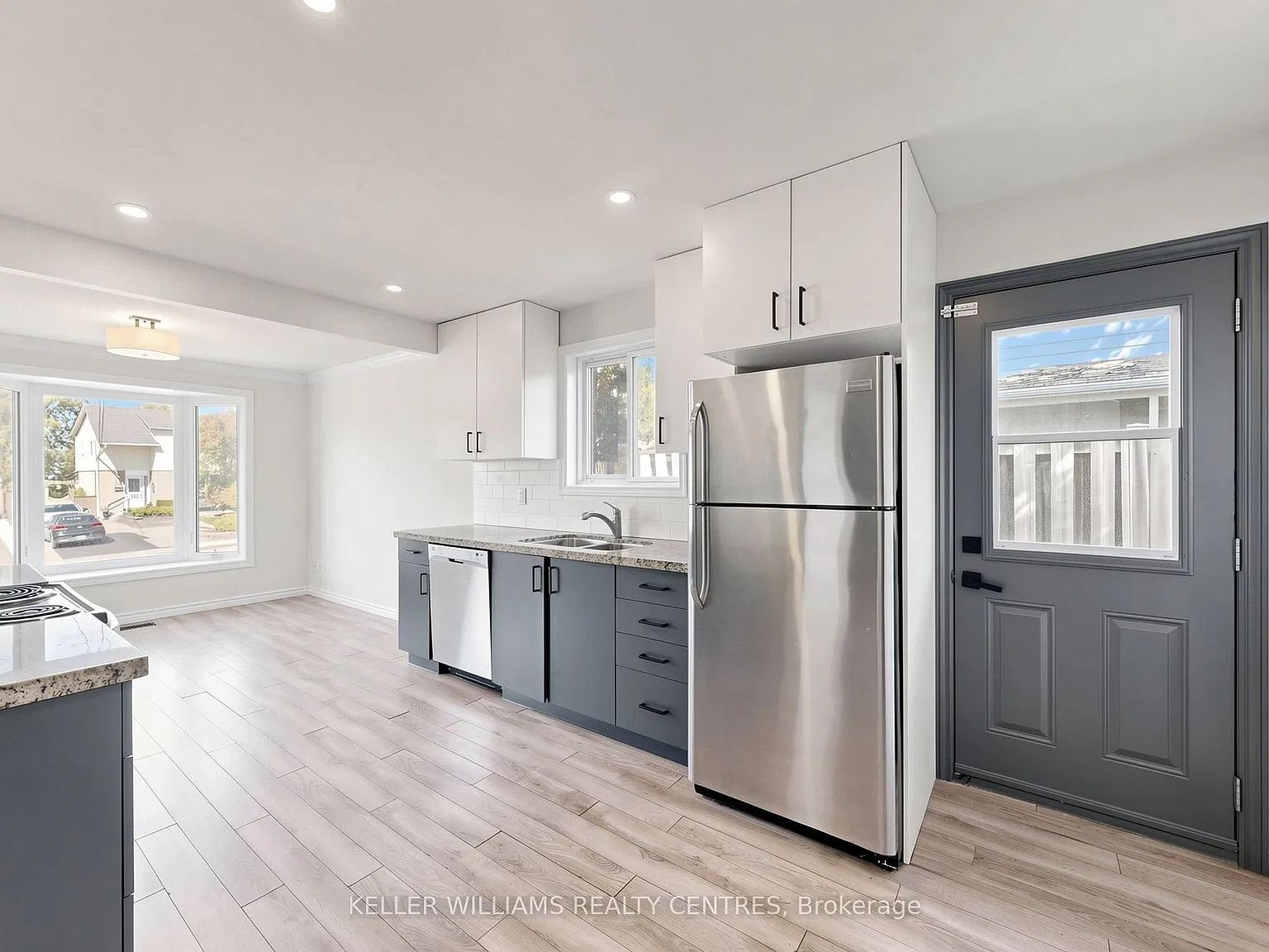 3 bed, $2,595 — Photo 1