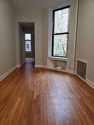 3rd image of 112 W 75th St #2C