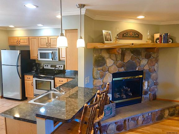 3rd image of 29 Balsam Crest Ln #B
