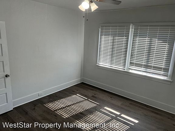 4th image of 160 1/2 E 49th St #10611314