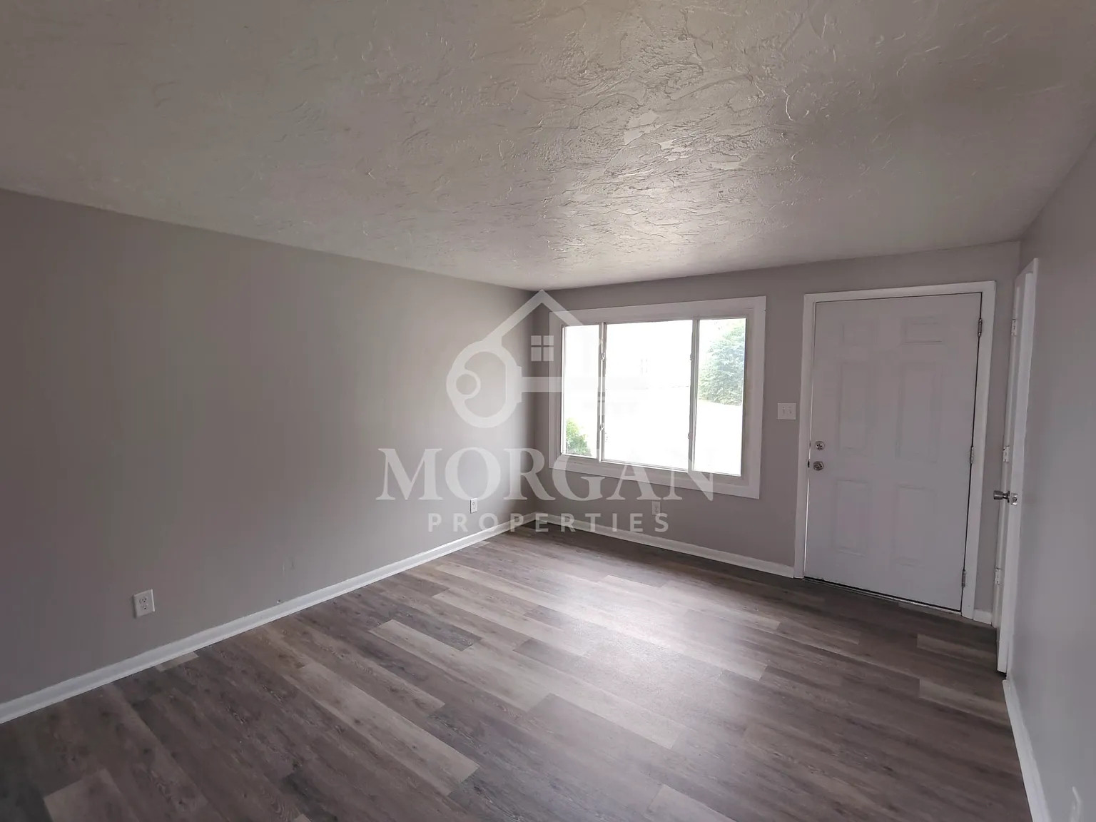 208 1/2 N Washington St Frankton - 1/2 — Photo 2