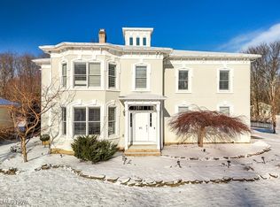 61 Stratford Rd, Hudson, OH 44236