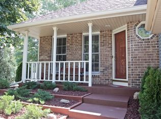 8779 Knollwood Dr, Eden Prairie, MN 55347