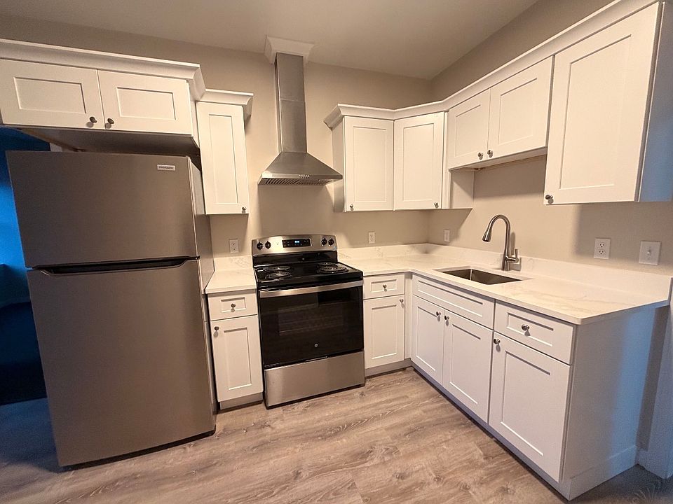 1st image of 181 Main St #11