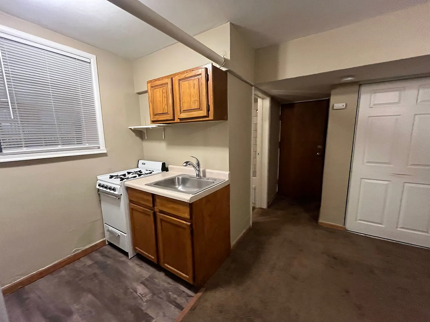 474 Herschel St — Photo 3