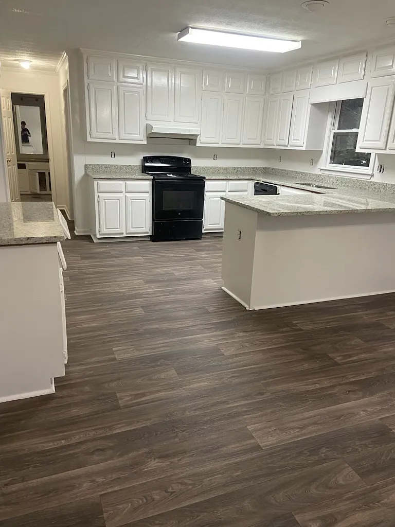 Building Photo - 46-48 Sentry Oak Ct