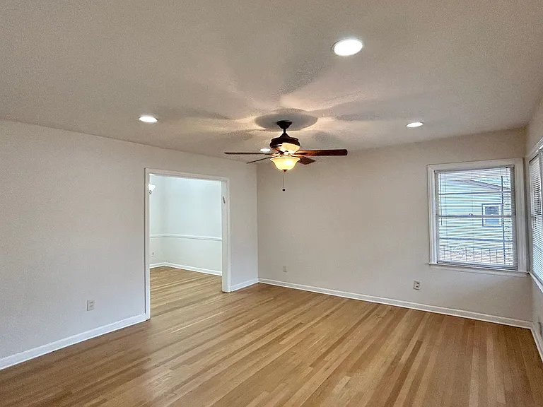 1476 Lively Ridge Rd — Photo 7