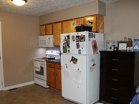 5th image of 241 Sullivan Ln