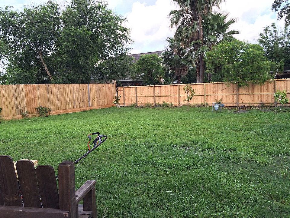 1st image of 334 Wray Ln