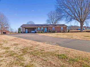 805 Gibson Rd, Trenton, TN 38382