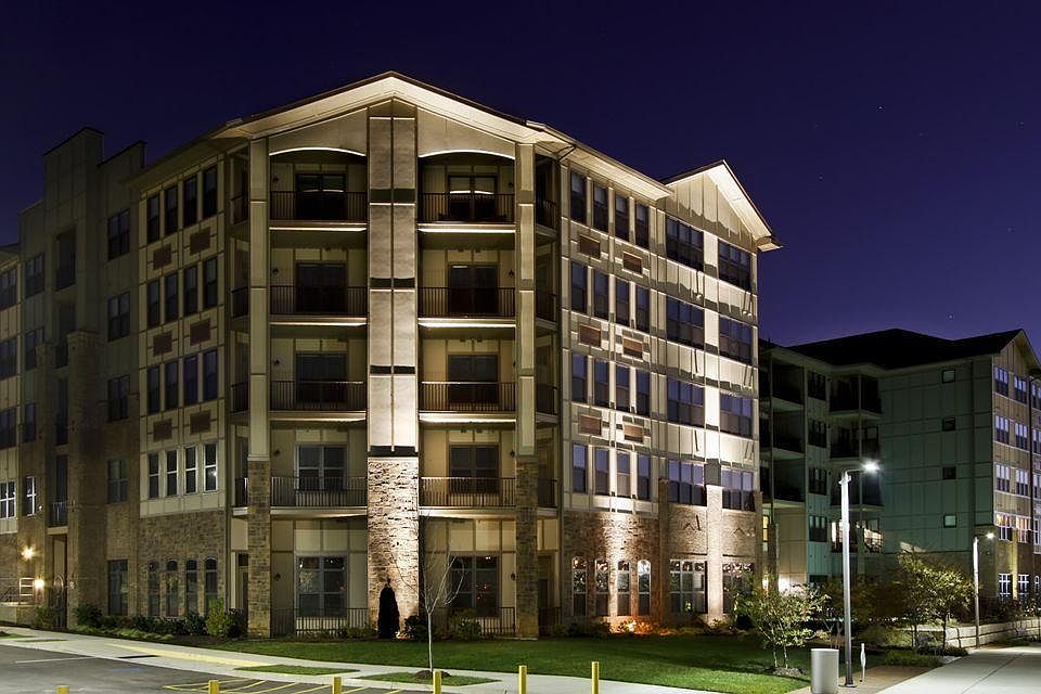 1st image of 445 W Blount Ave APT 222