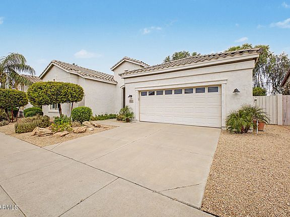 3rd image of 4830 E VILLA THERESA Drive