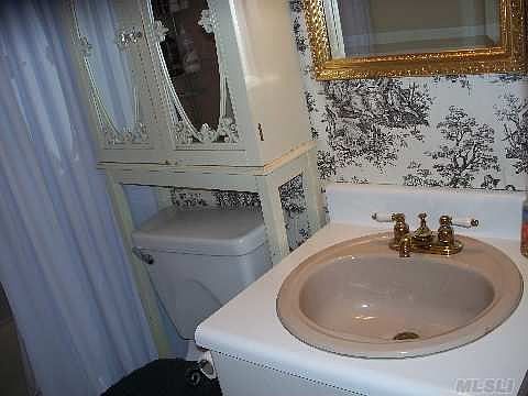 5th image of 37 Blackpine Dr