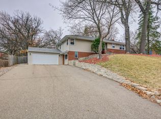 4714 Caribou Dr, Minnetonka, MN 55345