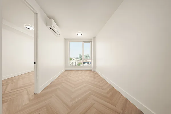 Bedroom, photo 1