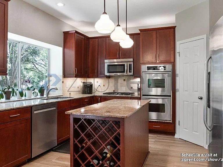 1406 Dapplegrey Ln — Photo 2