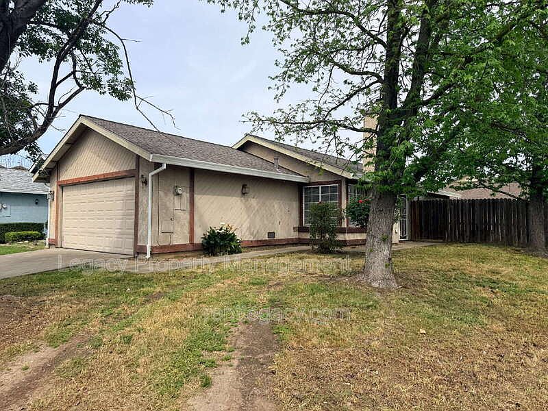 1st image of 7733 Robinette Rd
