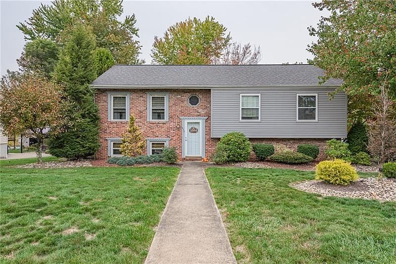 1st image of 459 Lexington Dr