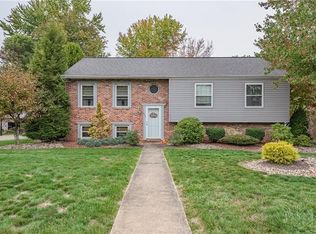 459 Lexington Dr, Greensburg, PA 15601