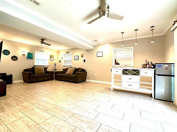 5th image of 6120 Amity Pl