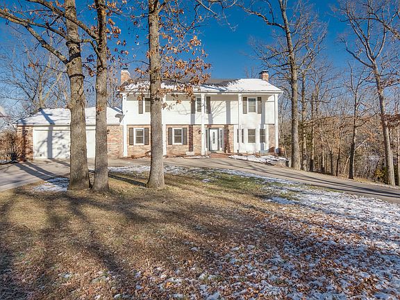 3rd image of 226 Michelle Dr