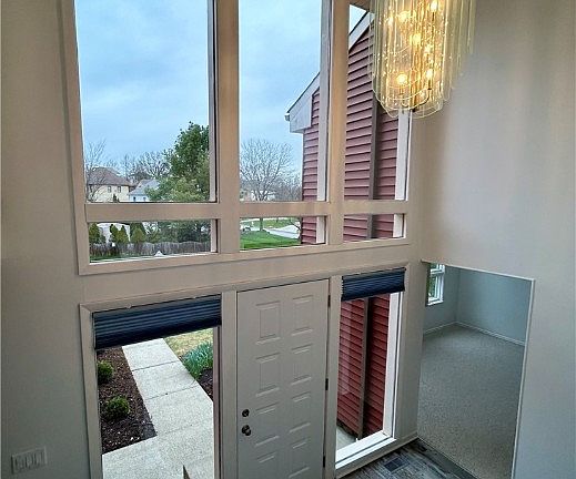 5th image of 121 Village Dr