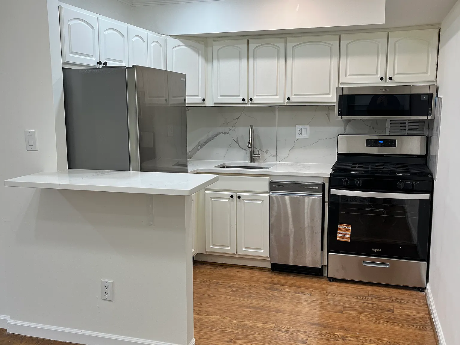 Studio, 676 sqft, $1,850 — Photo 2