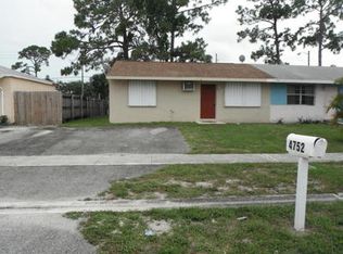 4752 Gladiator Cir, Greenacres, FL 33463