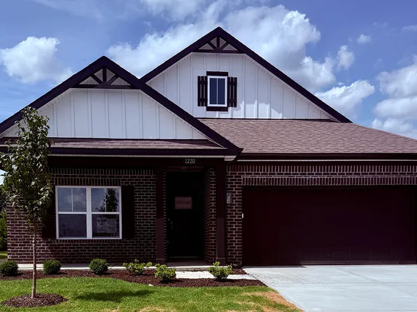 1220 Foxtail Ln, Greenwood, IN 46143