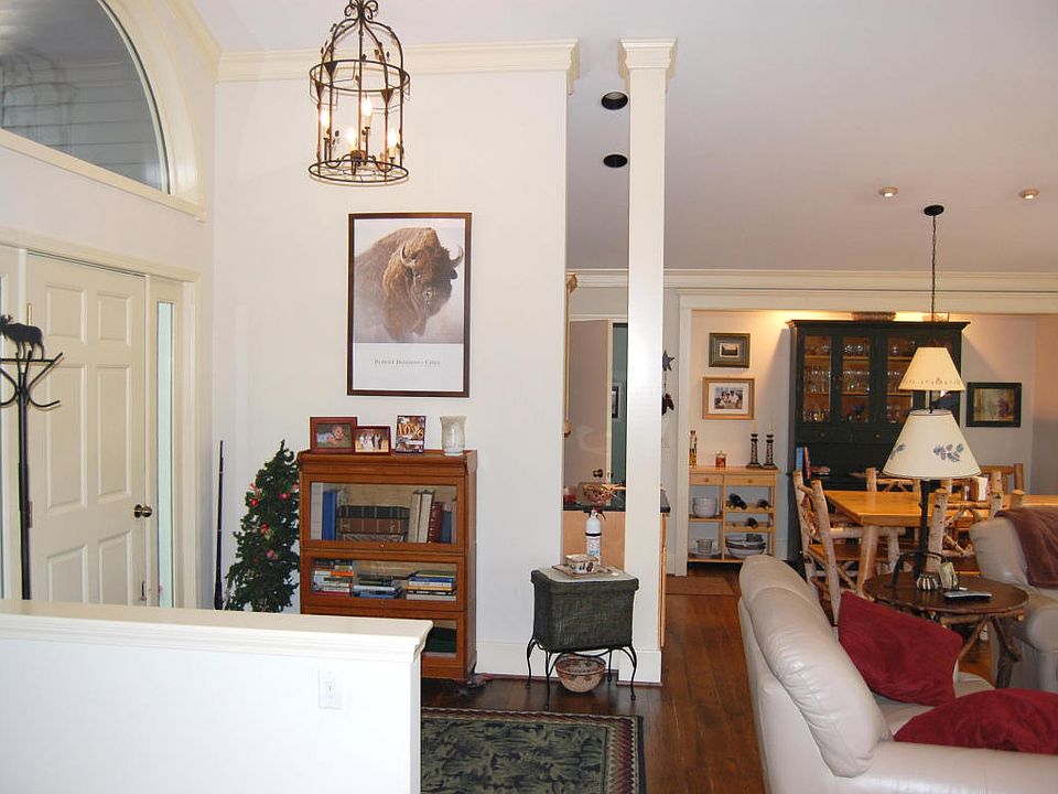4749 S Pleasantview Rd Harbor Springs, MI, 49740 - Apartments for Rent ...