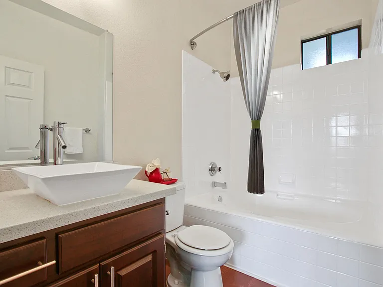 Darlington Apartments — Photo 7