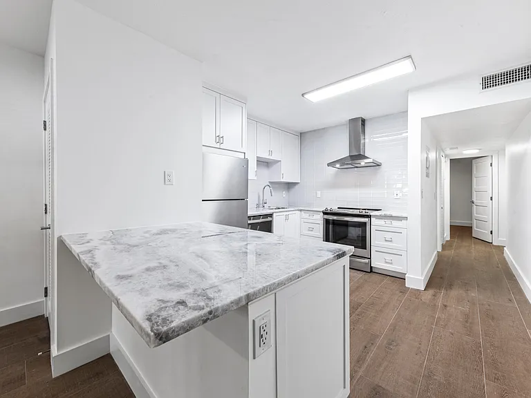 530 S Federal Hwy #9 — Photo 4