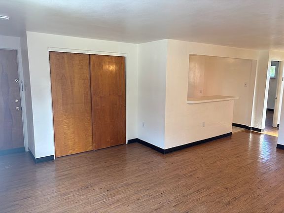 3rd image of 2643 Mackinaw Ave #1