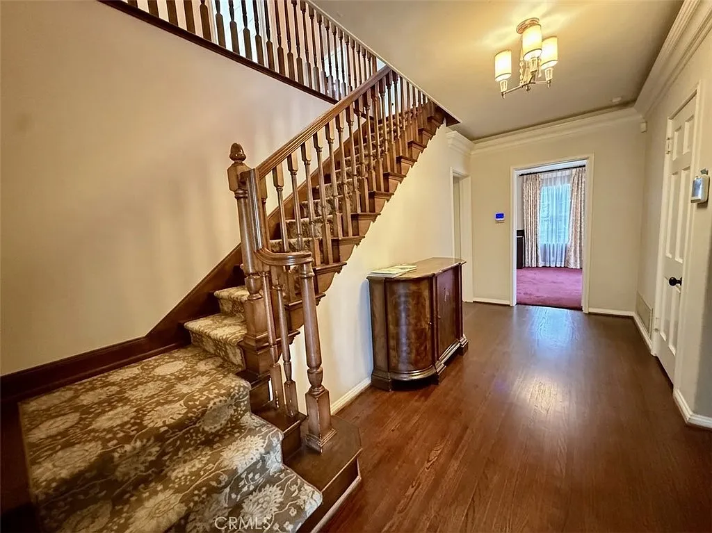 5 bed, 3755 sqft, $12,000 — Photo 4