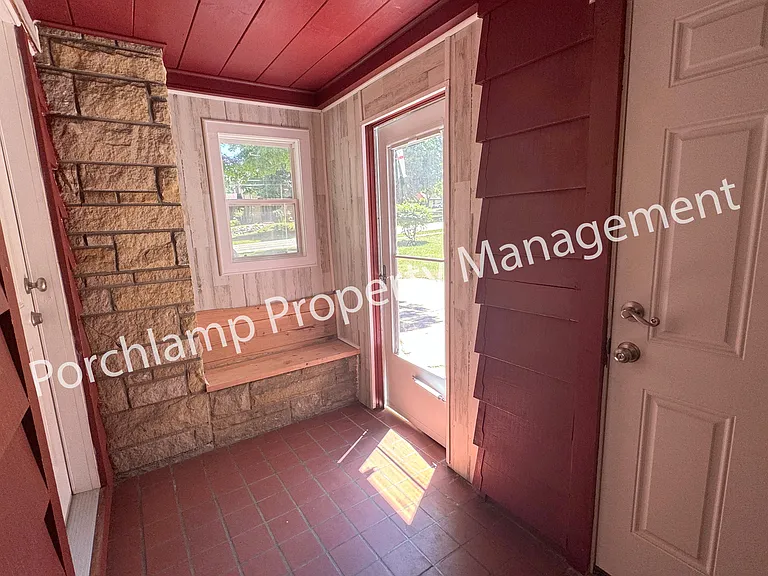 2615 Coit Ave NE — Photo 21