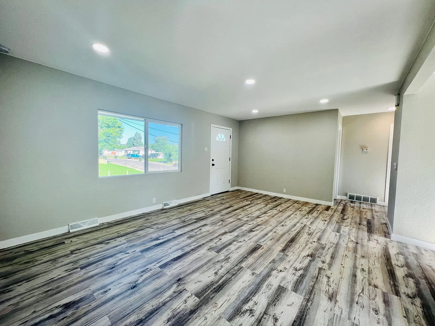 $0 Deposit Option,Fully Remodeled Ranch Gem Off Sheridan, Close To Sloan Lake! — Photo 4