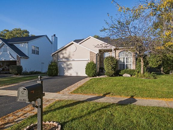 3rd image of 1776 Autumn Woods Ln