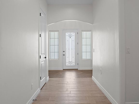 5th image of 325 Gold Valley Dr