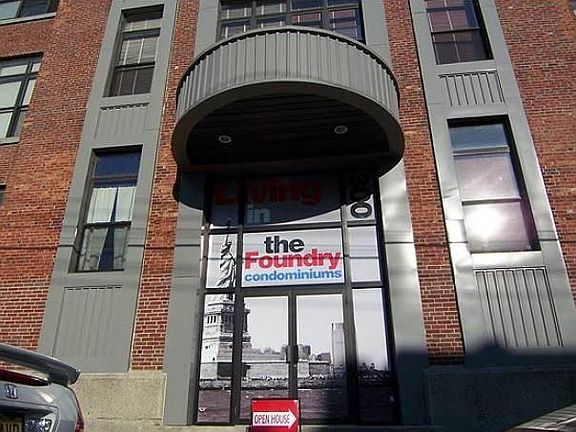 4th image of 300 Communipaw Ave APT 19