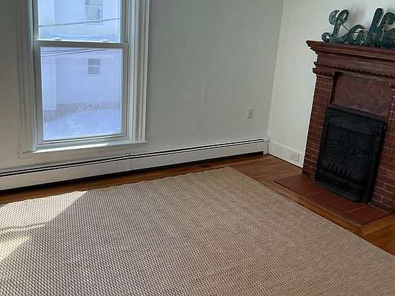 4th image of 20 Central St #C