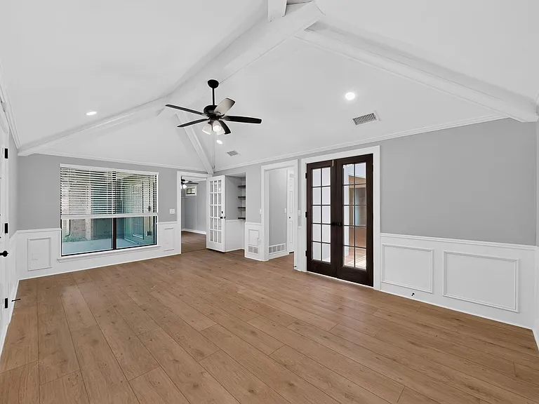817 Sycamore Creek Rd — Photo 8