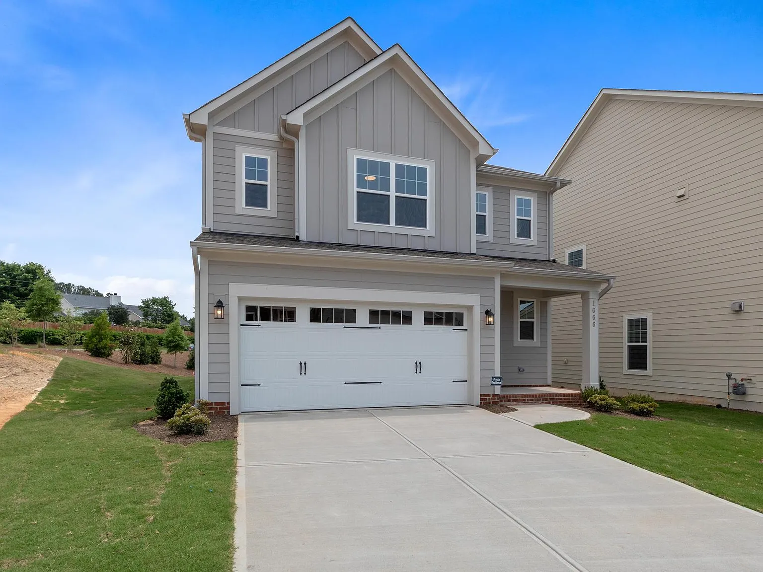 4 bed, 3.5 bath, 2768 sqft, $3,200 — Photo 2