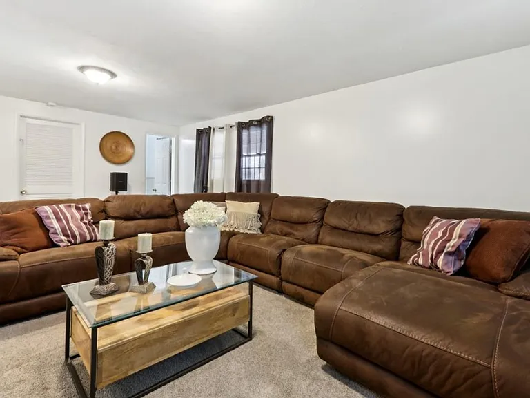 4 Templar Ct — Photo 31