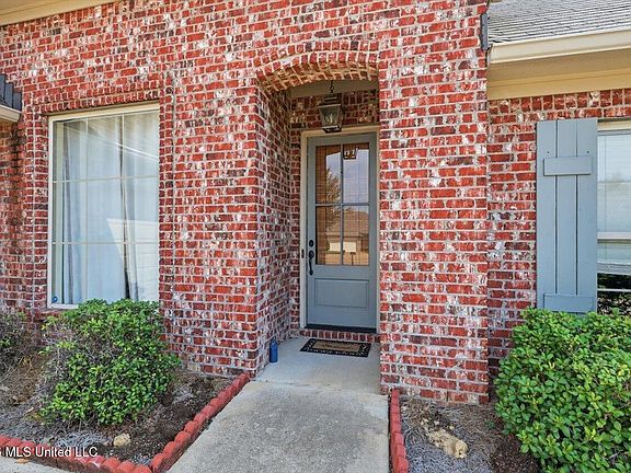 5th image of 102 Mary Leigh Way
