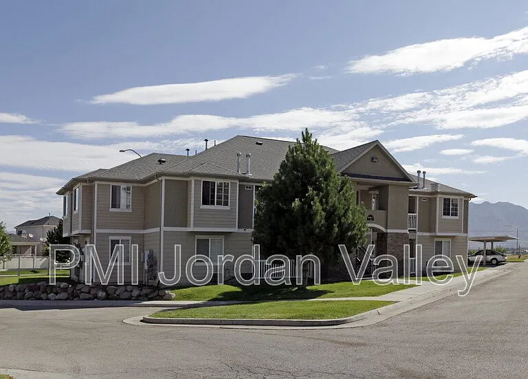 7011 S 1300 W — Photo 1