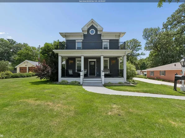 1417 Main Ave, Clear Lake, IA 50428