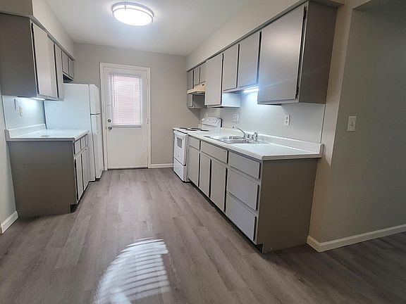 5th image of 172 N Blaine Ave