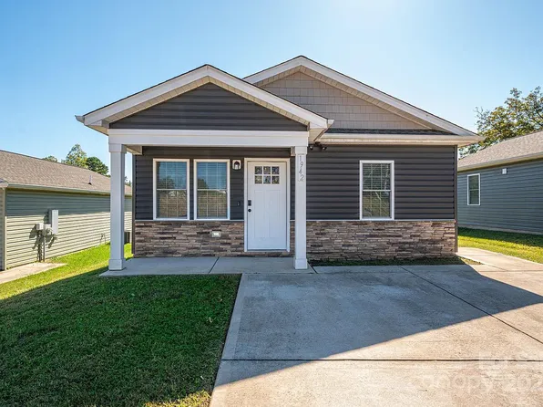 1942 11th Ave NE, Hickory, NC 28601