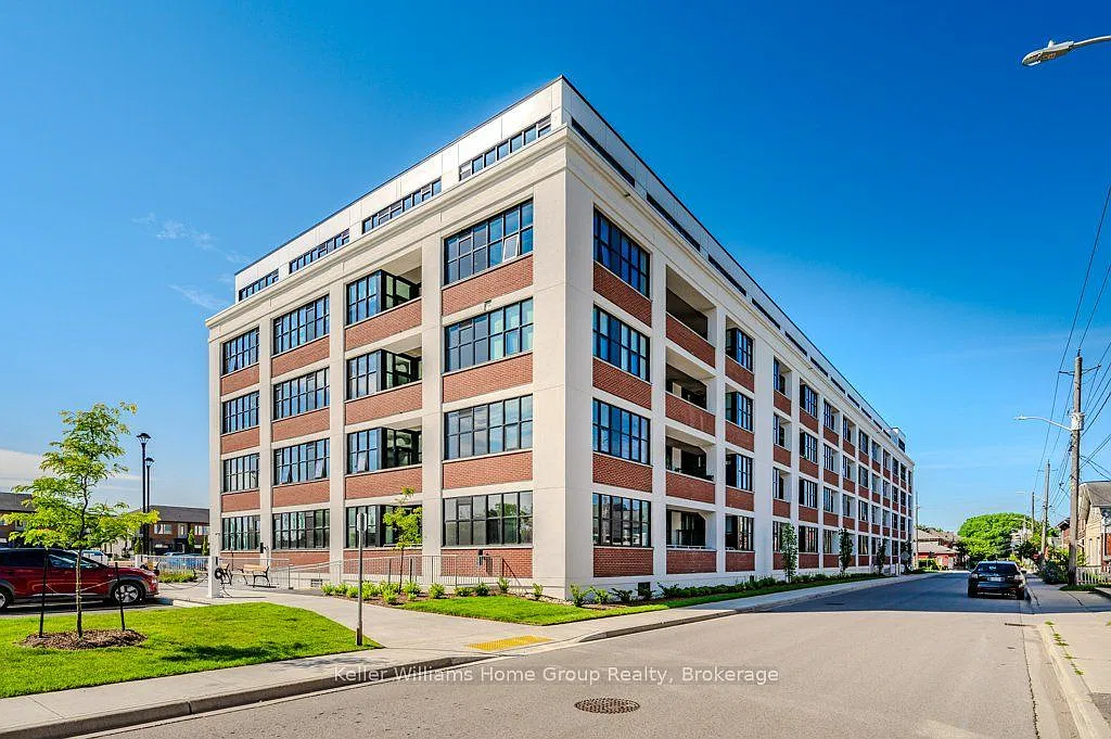 120 Huron St — Photo 1