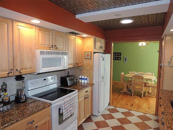 5th image of 7934 Kimberly Ct